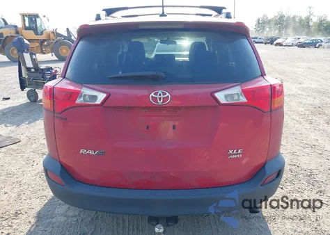 2015 Toyota Rav4 Xle z USA, uszkodzony, nr VIN 2T3RFREV8FW359003